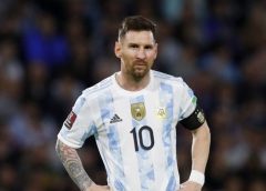 Argentina coach urges fans to enjoy Messi while they can