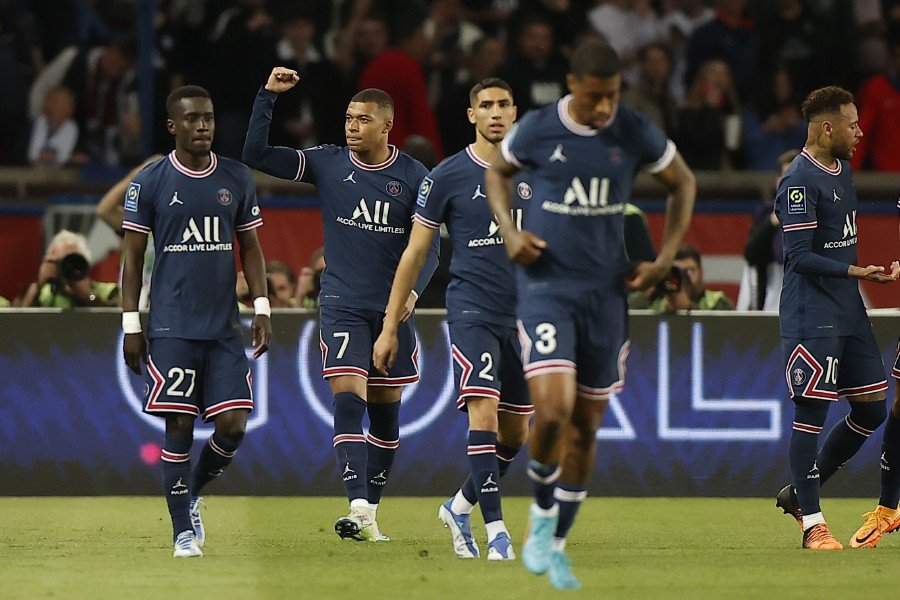 PSG on brink of French title after beating Marseille