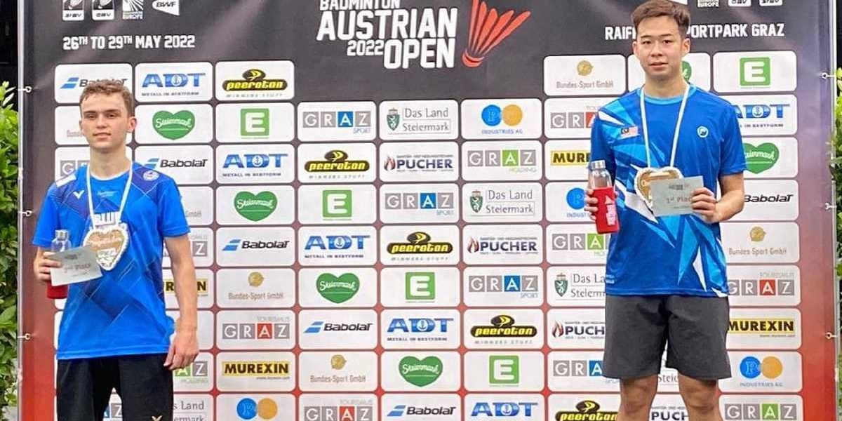 Yeoh Seng Zoe (right) on the podium after winning the Austrian Open on Sunday